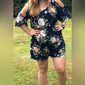 Navy & floral cold shoulder Romper, 1x
